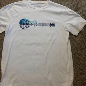Vineyard Vines T shirt